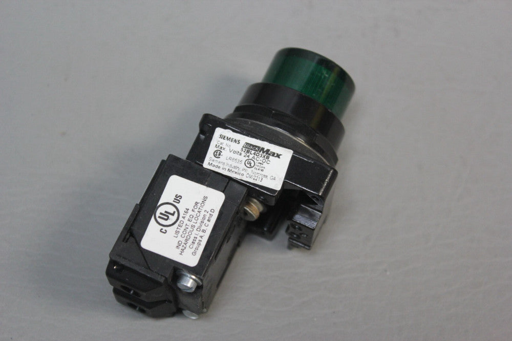 NEW SIEMENS PILOT LIGHT GREEN 52BL4D3XB BLACK MAX LED 30MM