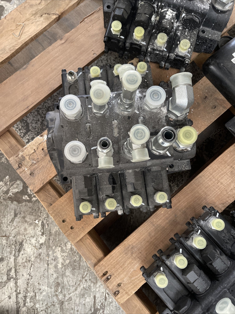GENUINE PARKER SOLENOID DIRECTIONAL HYDRAULIC  VALVE V20-10213 D C 22 UNIVERSAL