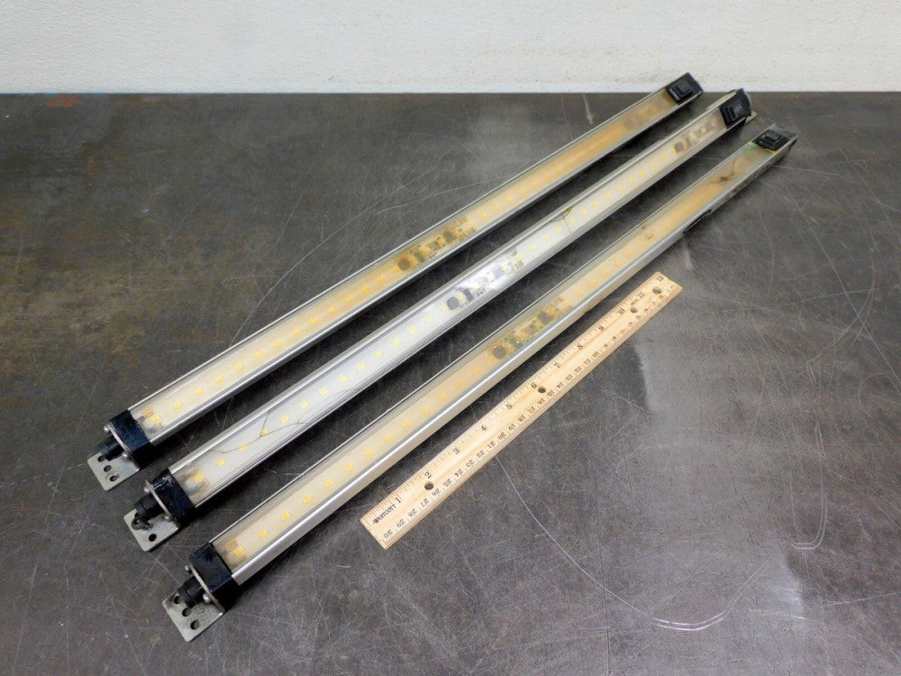 BANNER LED Light WLS28-2CW570XPBQ 12-30VDC 1.5A LOW VOLTAGE LUMINAIRE Lot of (3)