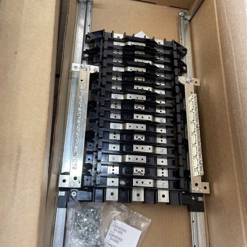 NO COVER SIEMENS P1E30MC250CT 30 CIRCUIT 250A 3PH Panelboard Interior