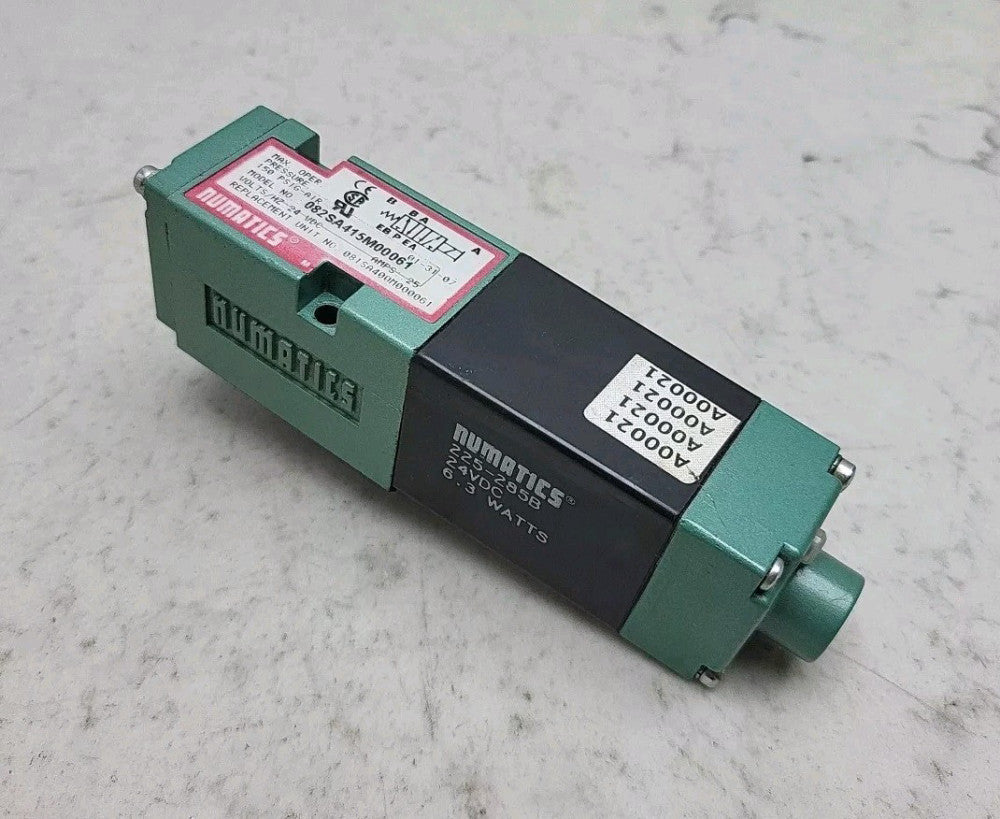 Numatics 082SS415M00061 Pneumatic Solenoid Valve 150 Psi 24 Vdc 6.3 Watts Used