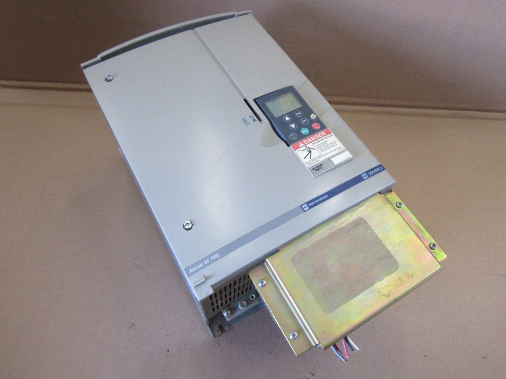 TELEMECANIQUE ALTIVAR 58 ATV58HD12N4XZ 460V 15HP AC DRIVE NICE USED TAKEOUT !!