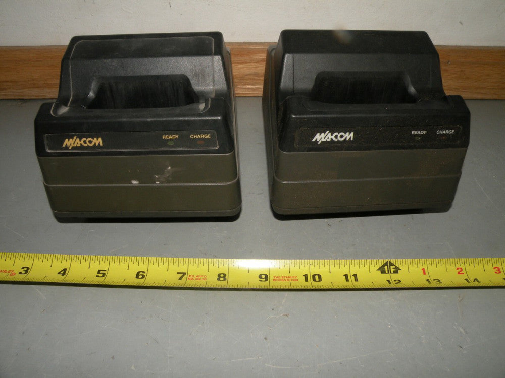 Lot of 2 M/A-Com Universal Desk Battery Charger Bml 161 78/20 R3A