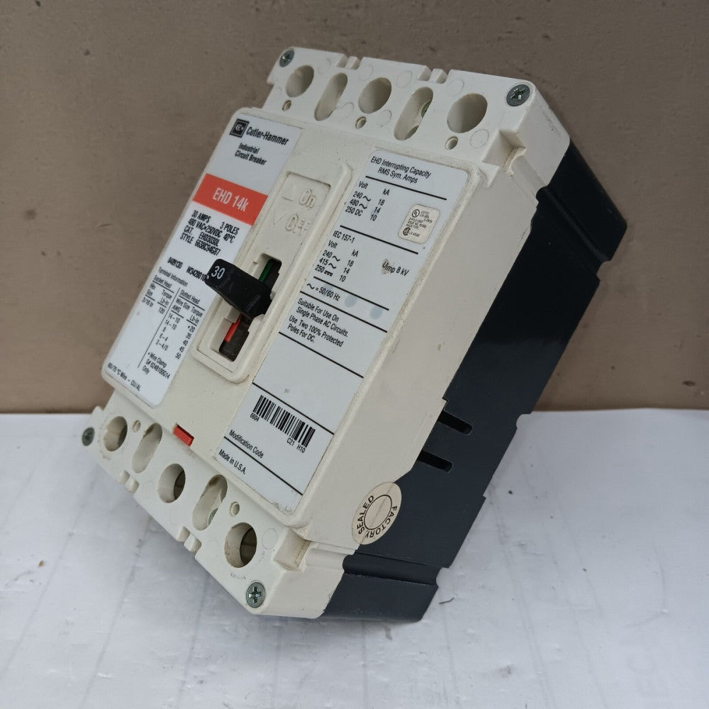 CUTLER-HAMMER 30 AMP CIRCUIT BREAKER 3 POLE 480V 18kA @ 240V EHD3030L