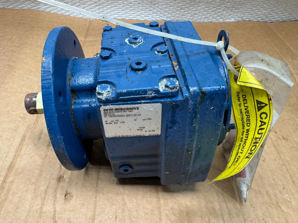 NEW SEW-EURODRIVE RF37/A GEAR REDUCER 87.7900039401.0003.20.10