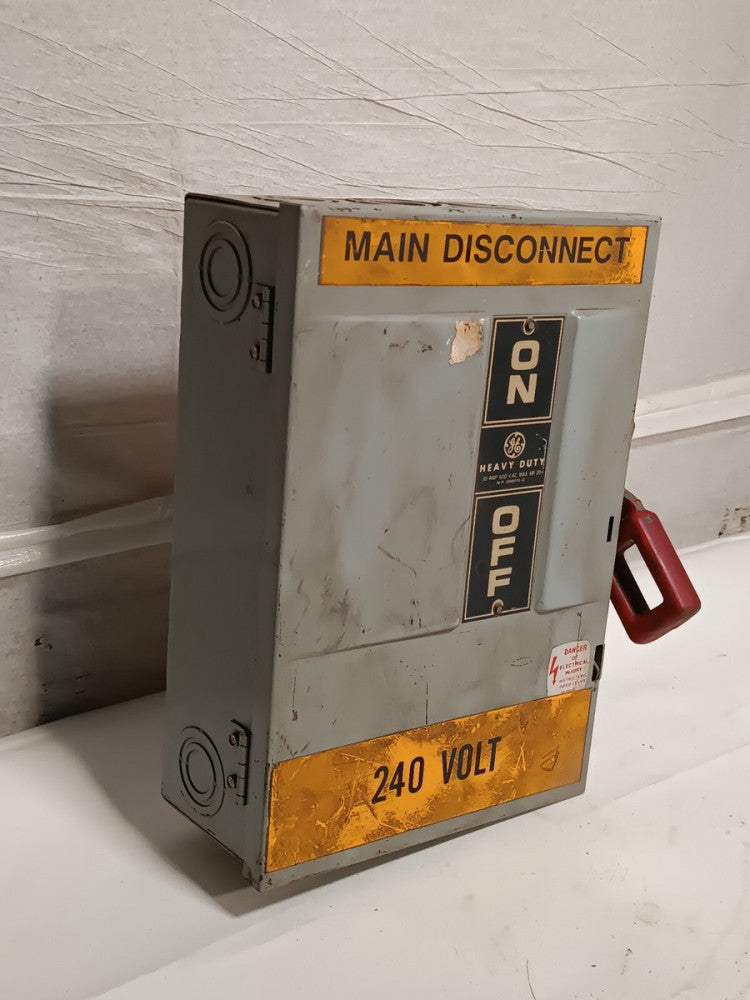 GE General Electric TH3361 Enclosed Switch 30 A, 600VAC, Mod 7, Type 1 Enclosure