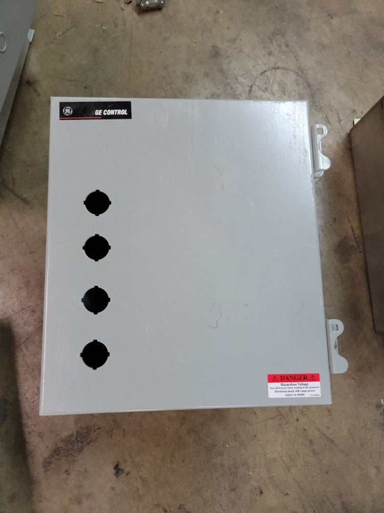 1) New Old Stock! General Electric 460XE1D NEMA 1 Large Enclosure 