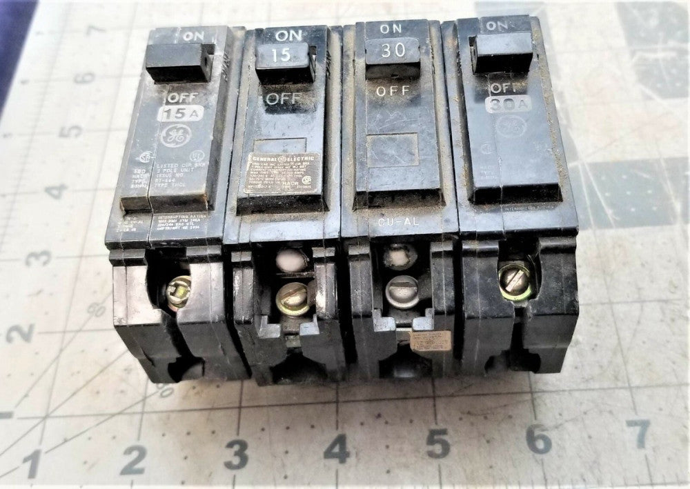 2-THQL115 & 2-THQL130 1 POLE CIRCUIT BREAKERS Tested Working Pull [C4B4]