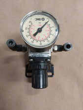 SMC AR20K-N01-Z Pneumatic Regulator w/ Gauge & Bracket 0-160psi, 1/4in Ports