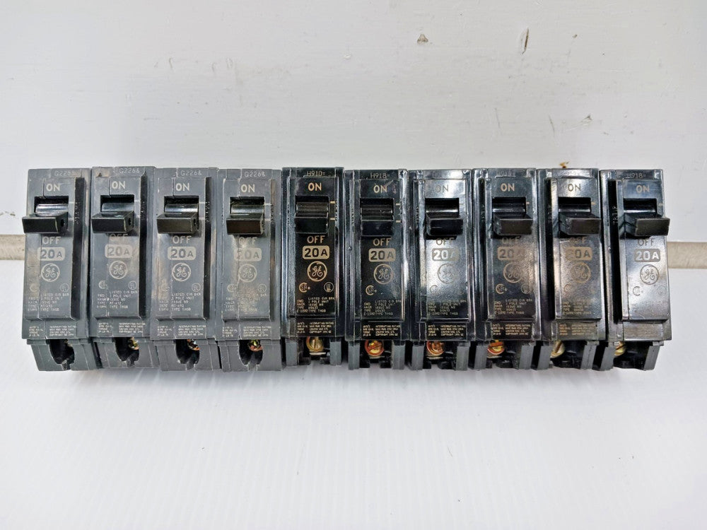 Lot of 10) GE 20 Amp Bolt-On Circuit Breaker 1 Pole 120/240 VAC 10kA THQB120