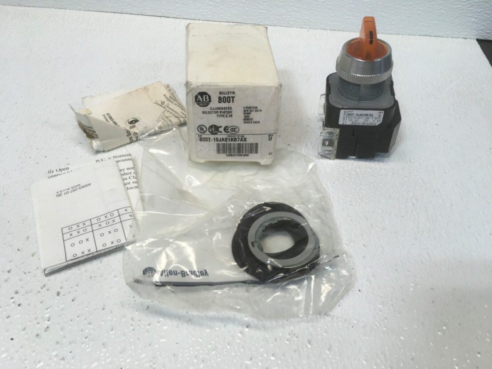 Allen Bradley 800T-16JA91KB7AX Ser. U 3 Position Amber Momentary Selector Switch