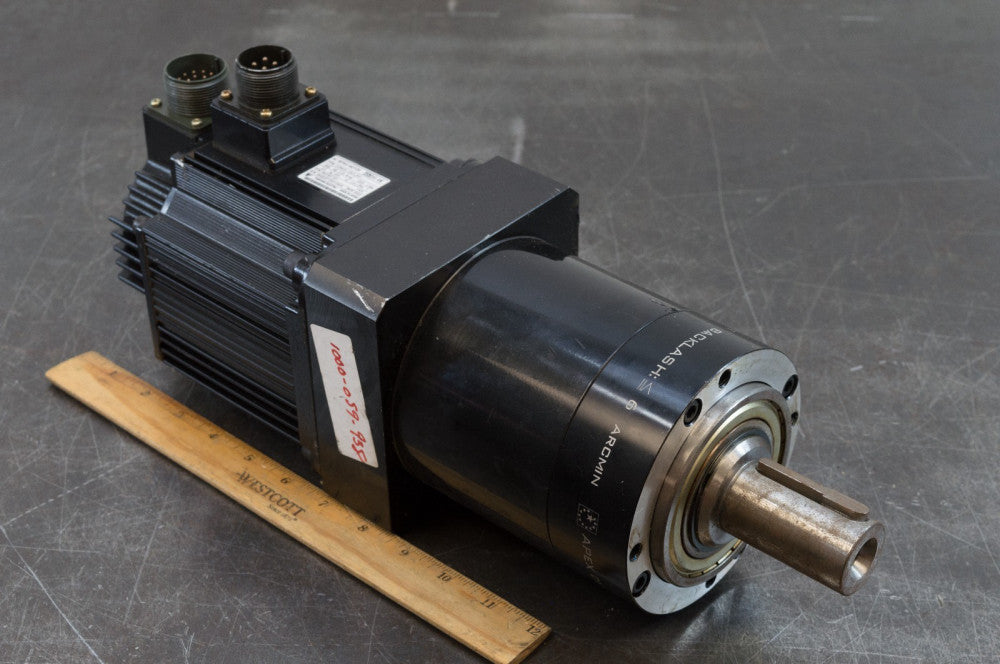 Yaskawa SGMGH-09DCA61 Apex Reducer PE120-2507110588 10:1 AC Servo Drive Motor