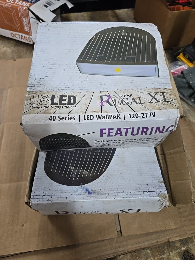 LOT OF 3 USLED  Led Wall Pack 40  SERIES 120-277V 5000K WPR2-40-50-BZ