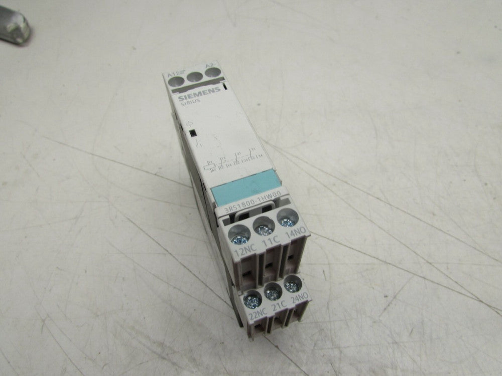 SIEMENS TIME RELAY 3RS1800-1HW30 NICE USED TAKEOUT MAKE OFFER !!