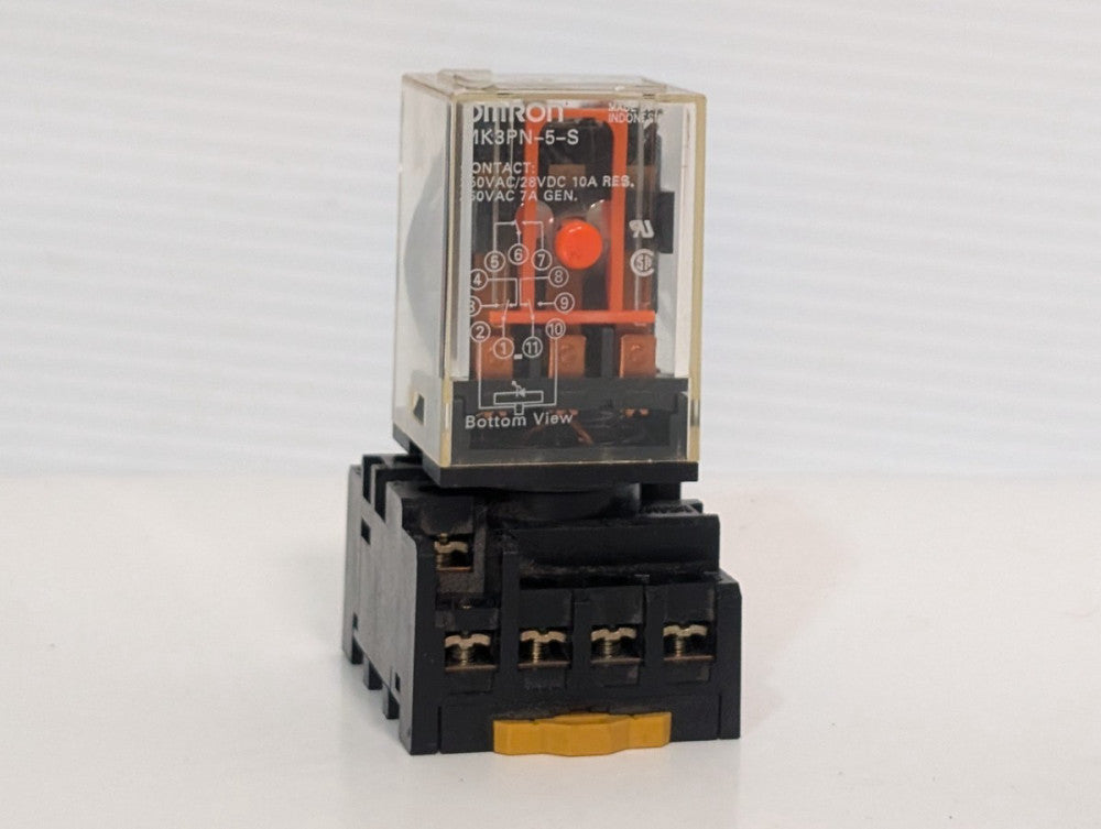 Omron 2-M4X30 Relay Socket with MK3PN-5-S Relay, 250vac / 24vdc, 10a