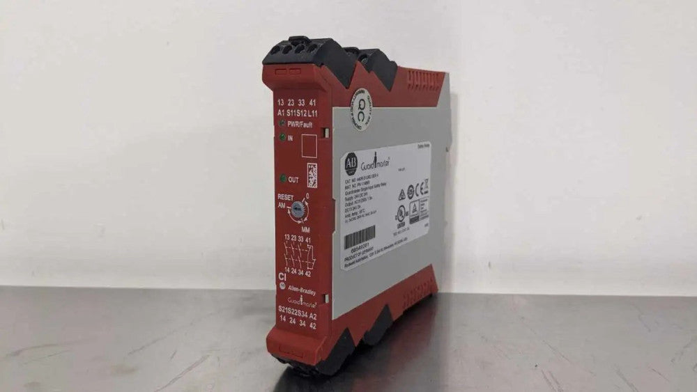 Allen-Bradley 440R-S13R2 GuardMaster Single Input Safety Relay Ser A FRM 2.01 PN