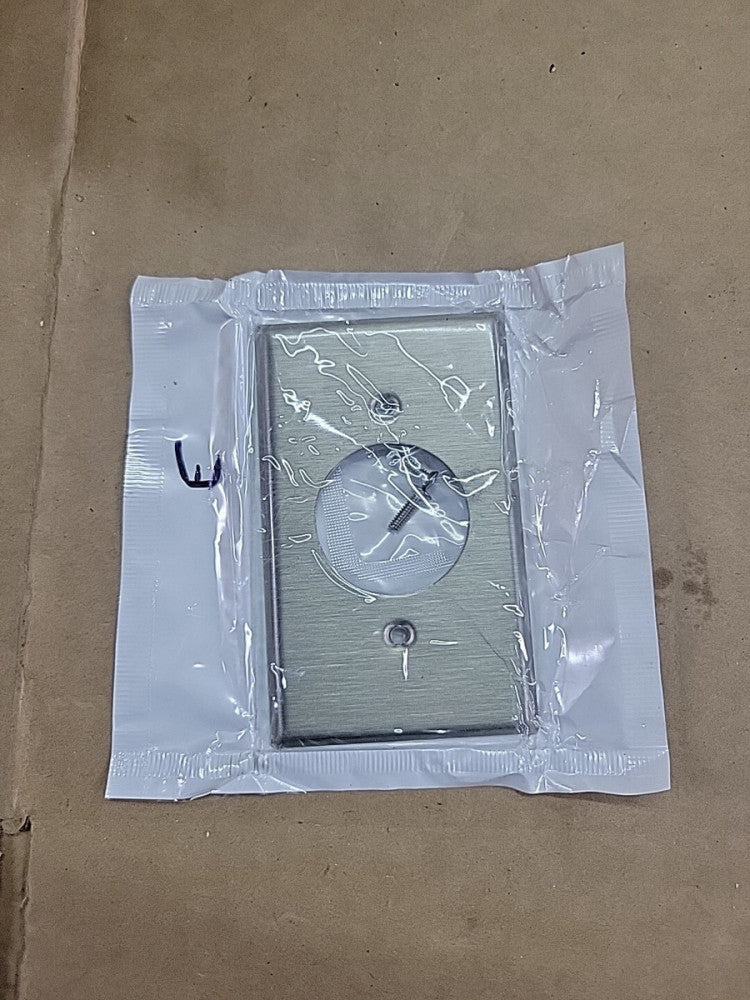 lot of 3-LEVITON 104-84014-40