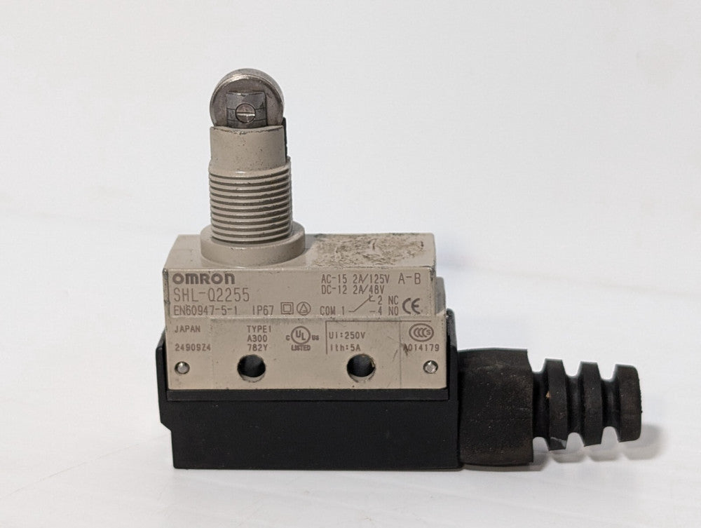 Omron SHL-Q2255 Limit Switch, Roller Plunger, IP67, 10A(AC), 5A(DC)