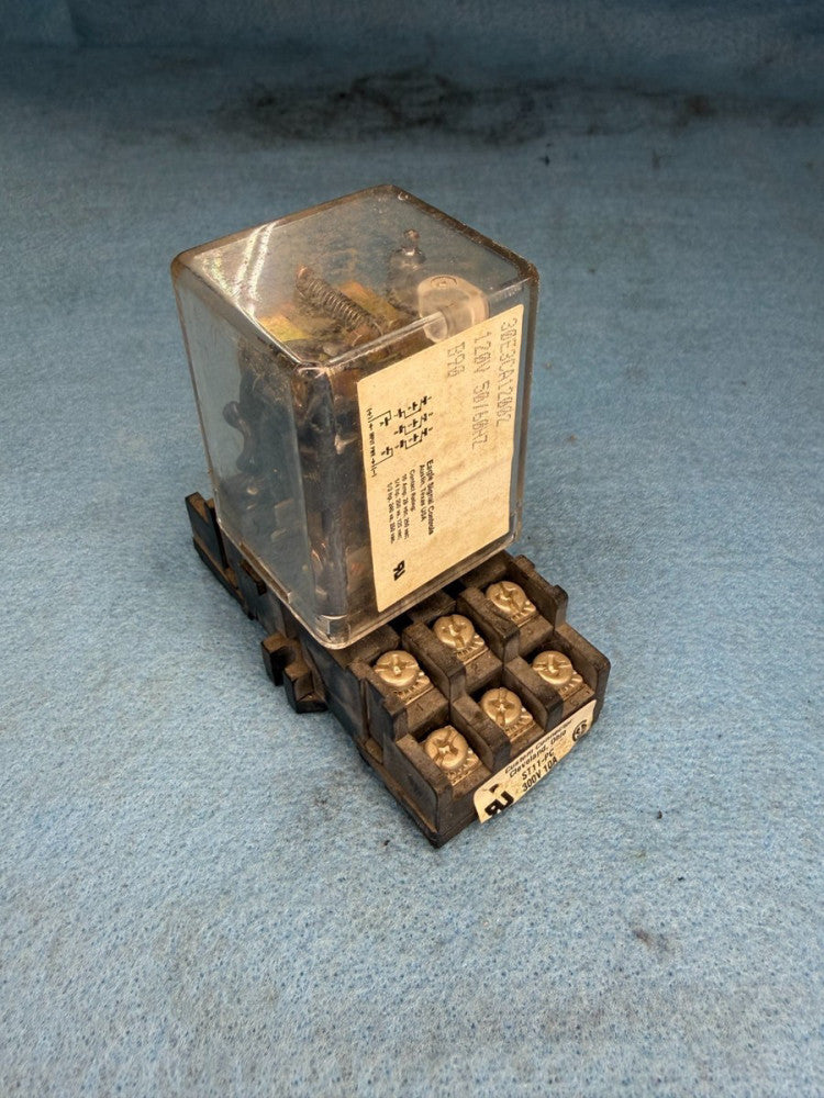 EAGLE SIGNAL CONTROLS RELAY 30E3CA12002 120 VAC CUTSOM CONNECTOR