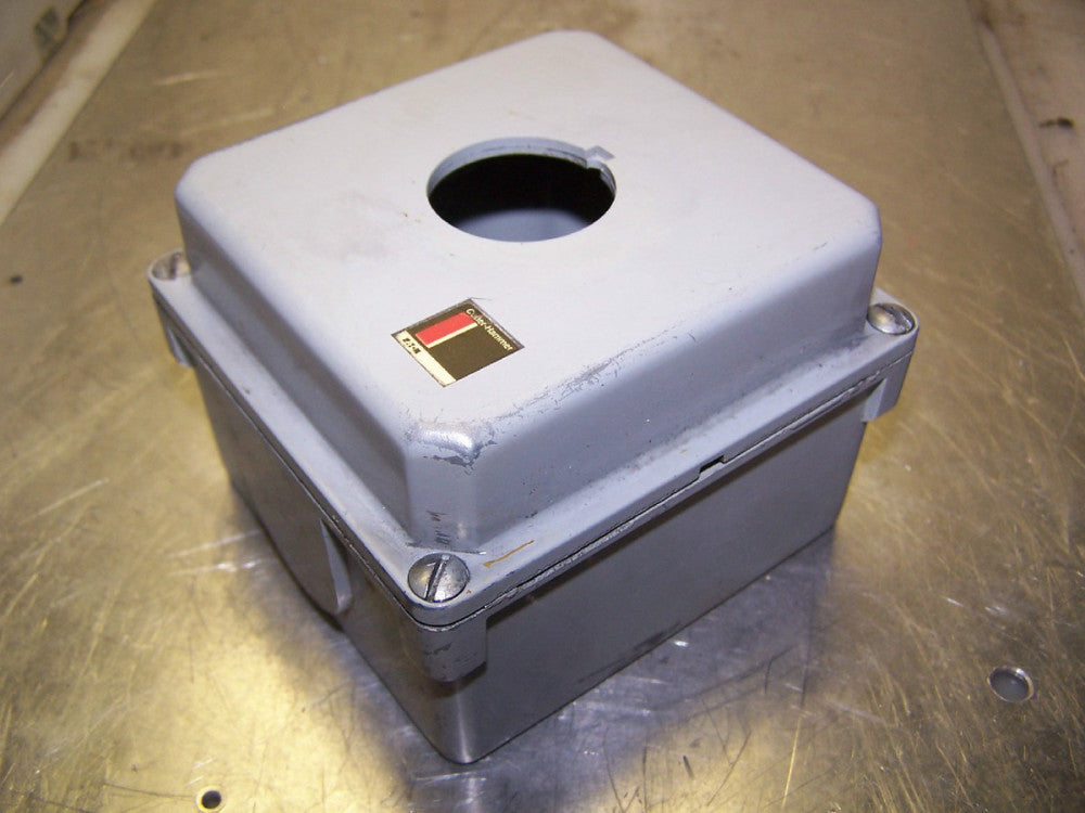 EATON CUTLER HAMMER  I HOLE ENCLOSURE 10250T/E34  ONLY FACTORY HOLE