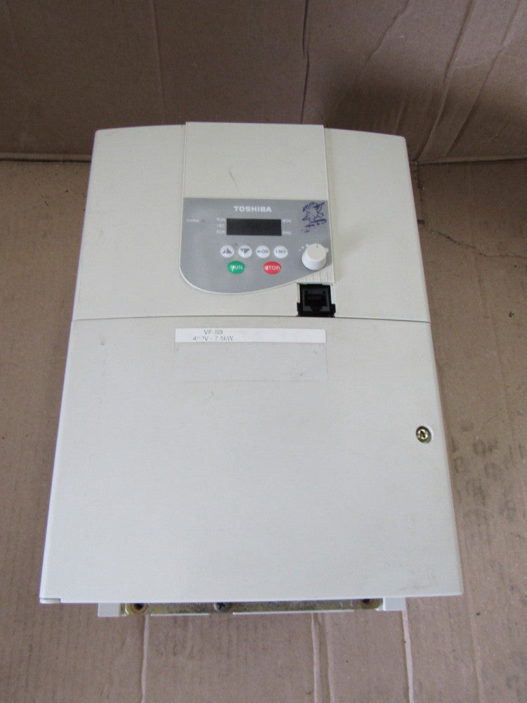 TOSHIBA VFS9-4075PL-WN(1) TRANSISTOR INVERTER 380/500V 10HP 17.0A NICE USED M/O