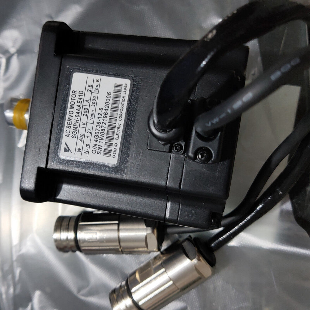 NEW Yaskawa SGMPH-04AAE41D Servo Motor