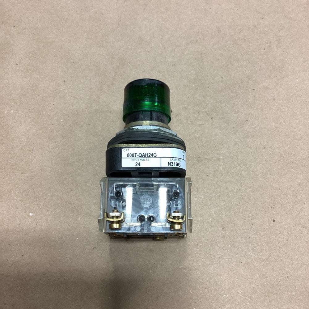 Allen-Bradley 800T-QAH24G SER T Green Momentary Push Button