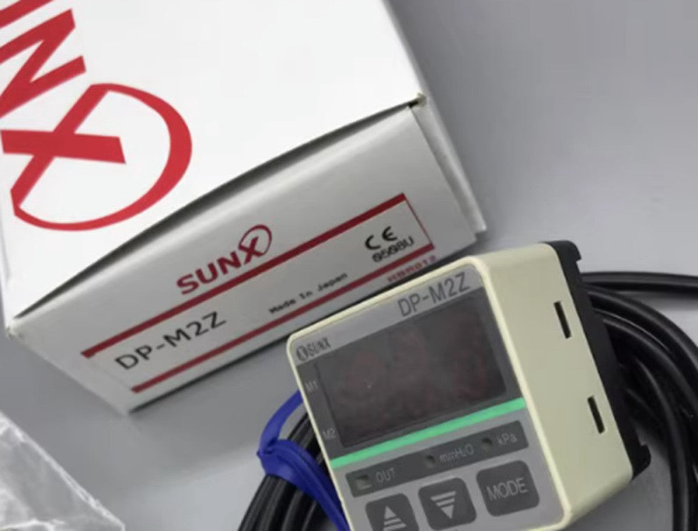 One Brand New PANASONIC/SUNX DP-M2Z Pressure Sensor