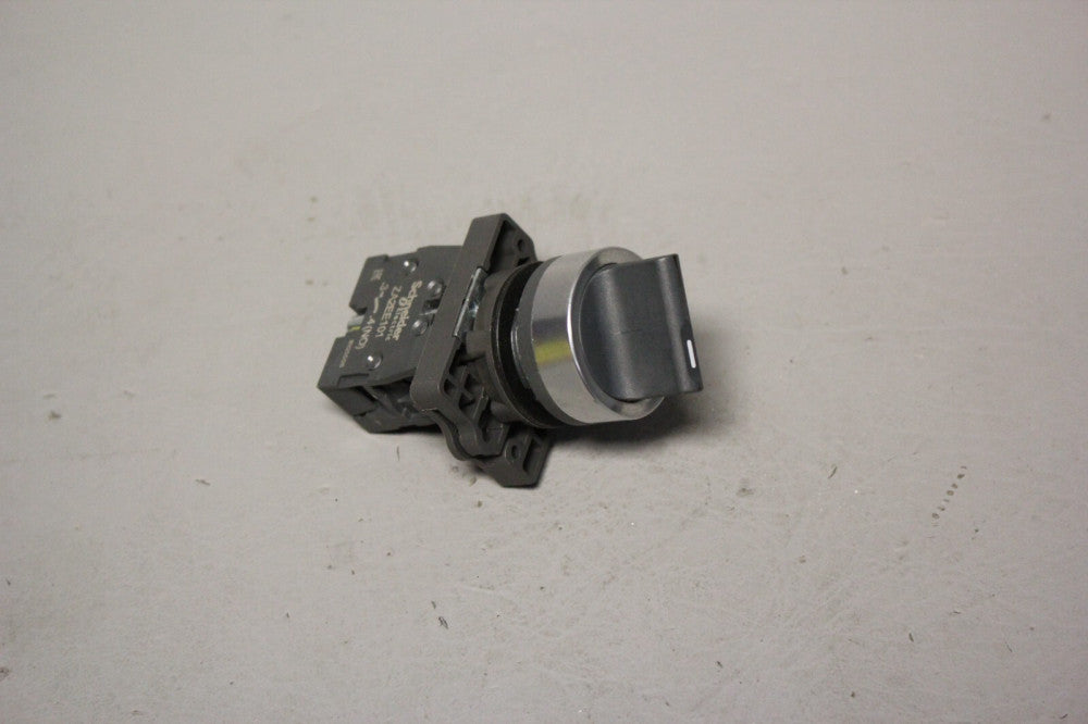 SCHNEIDER SELECTOR SWITCH WITH CONTACT BLOCK ZA2EE101