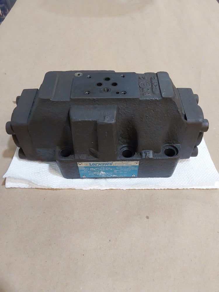 Eaton Vickers DG5S-8-6T-M-FPA5WL-B5-30 Directional Flow Valve 3000PSI