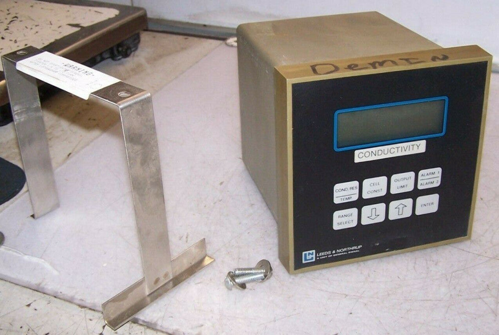 LEEDS & NORTHRUP CONDUCTIVITY PH ANALYZER 120/240 VAC 15 VA 7082-16