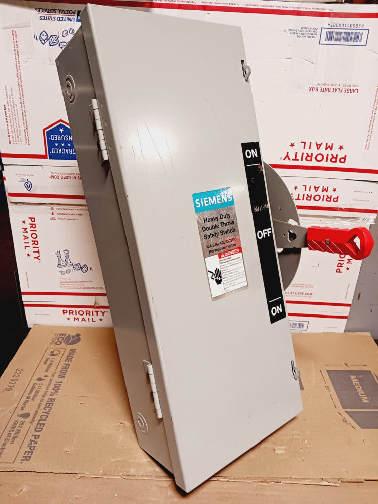 NEW SIEMENS DTNF221 30 AMP NON-FUSED DOUBLE THROW SAFETY SWITCH 2P 240 VAC