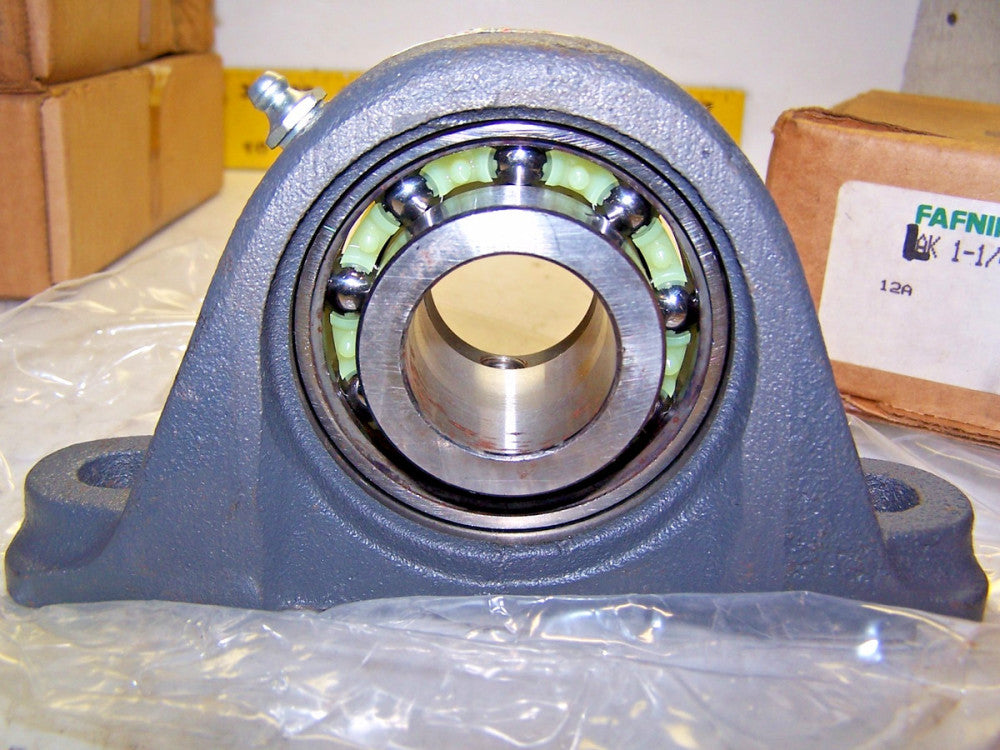 New Fafnir Pillow Block Ball Bearing 2 Bolt  LAK 1-1/4"