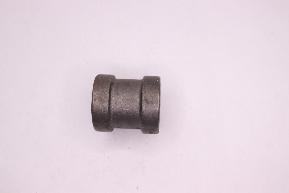 Supply Giant Pipe Fitting Reducing Tee Malleable Black 1-1/4 x 1-1/4 x 1/2"
