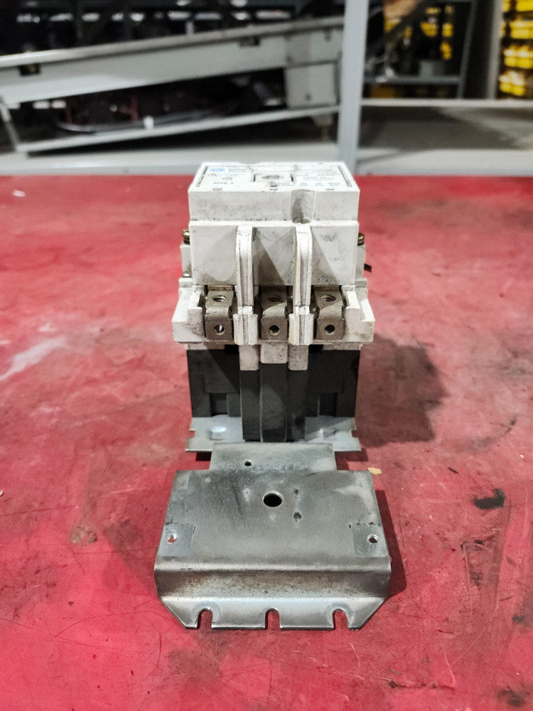 USED Westinghouse Motor Starter 3-POLE, SIZE 2, 120V 60/50HZ  A200M2CAC