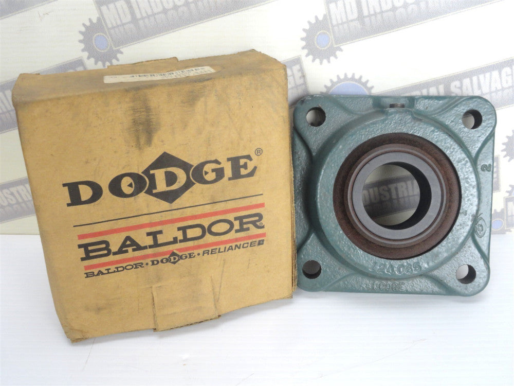 DODGE / BALDOR - Bearing Sleeve PN: F4BLT7111 033270 - Size 1 11/16 in. (NEW)