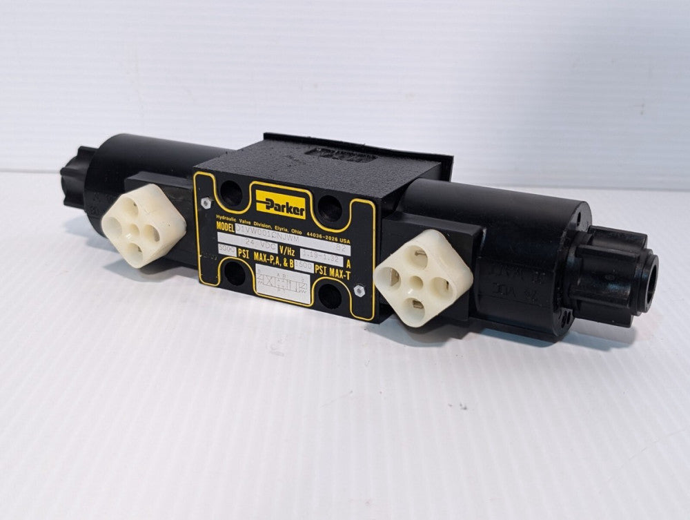 Parker D1VW001CNJWM 4/3 Way Closed Center Solenoid Directional Valve 24VDC