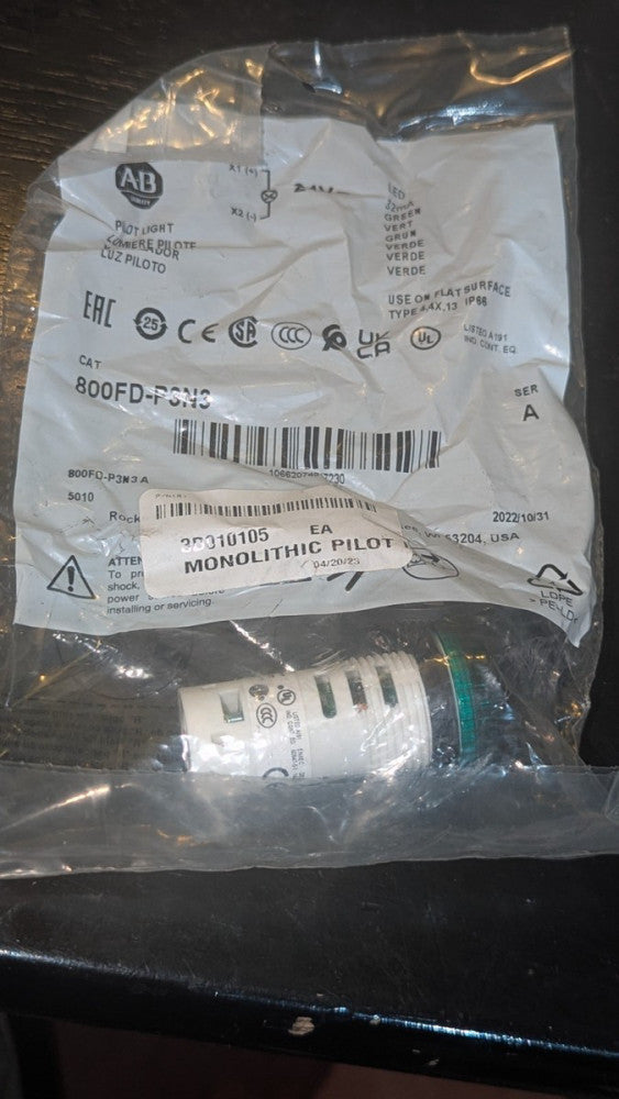 Allen Bradley 800FD-P3N3 Monolithic Green Pilot Light