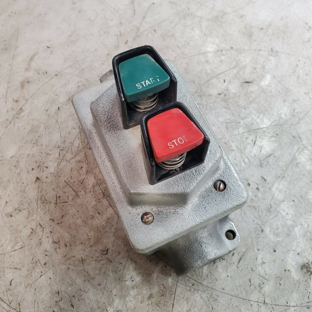 CROUSE HINDS NCC2910-S153 START/STOP PUSHBUTTON SWITCH STATION 600 VAC