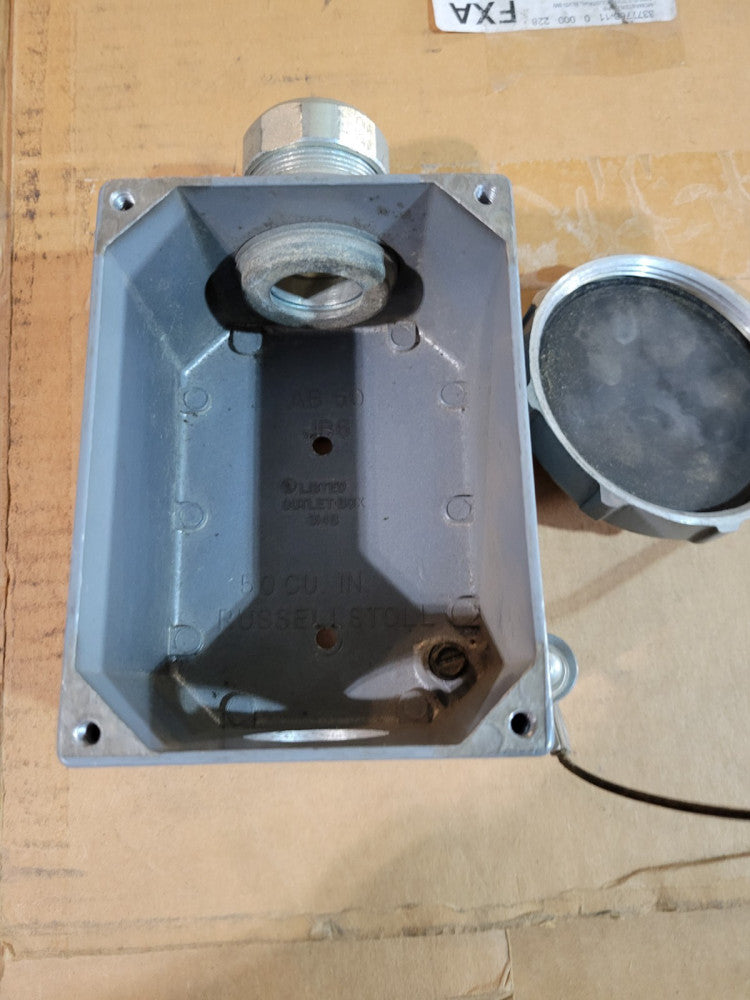 Thomas & Betts AB60-JB6 Junction Box, 50 CU IN, with 3.5" Threaded Cap & Chain