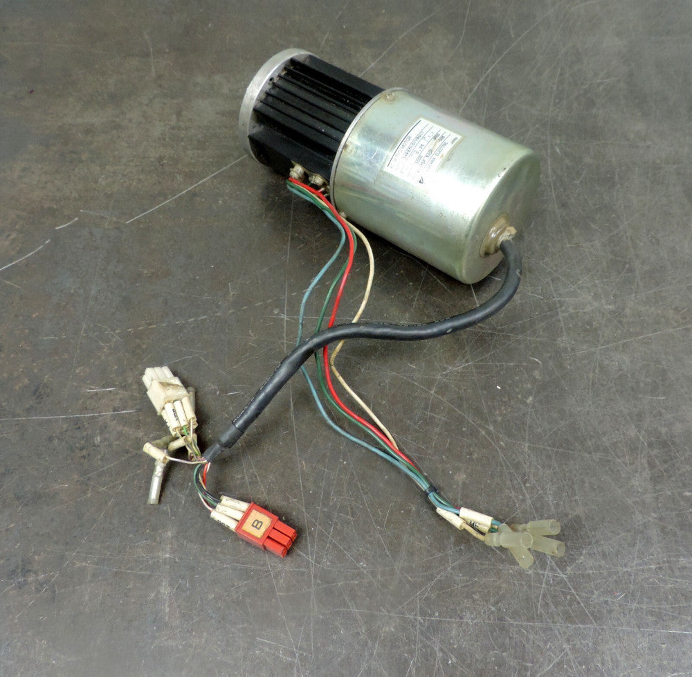 Yaskawa USAREM-01YRW11 AC Servo Motor