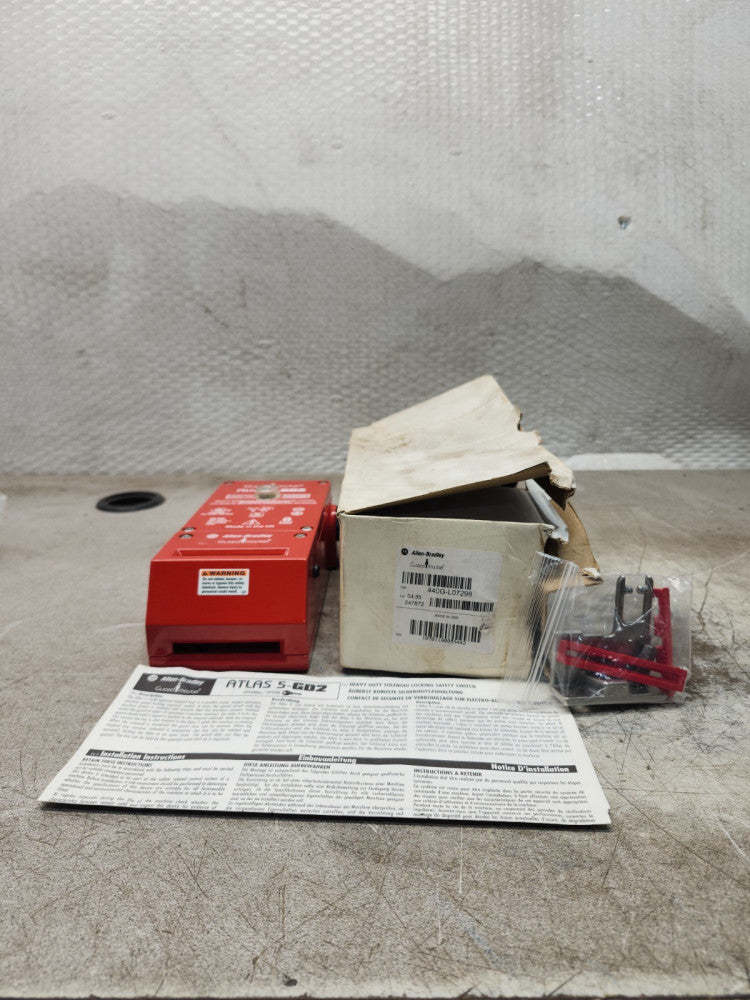 NEW IN BOX ALLEN-BRADLEY Guardmaster GUARDLOCK SWITCH 440G-L07298