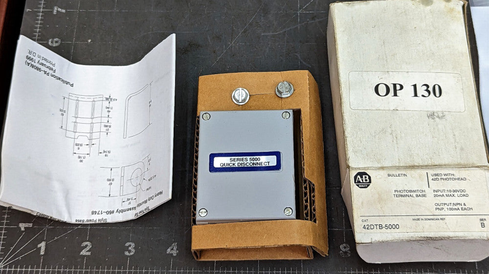 ALLEN BRADLEY 42DTB-5000 SER. B NEW PHOTOSWITCH TERMINAL BASE [A3B3]