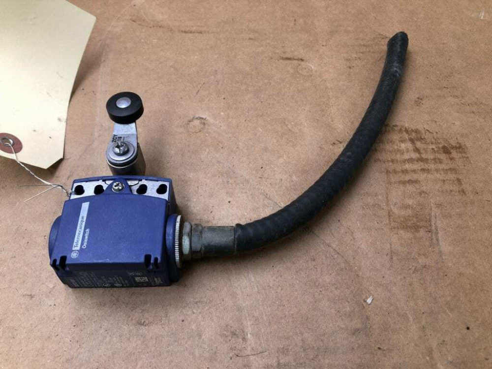 Schneider Electric ZCT21G11 Roller Lever Limit Switch AC15 240V 3A 1NO/1NC