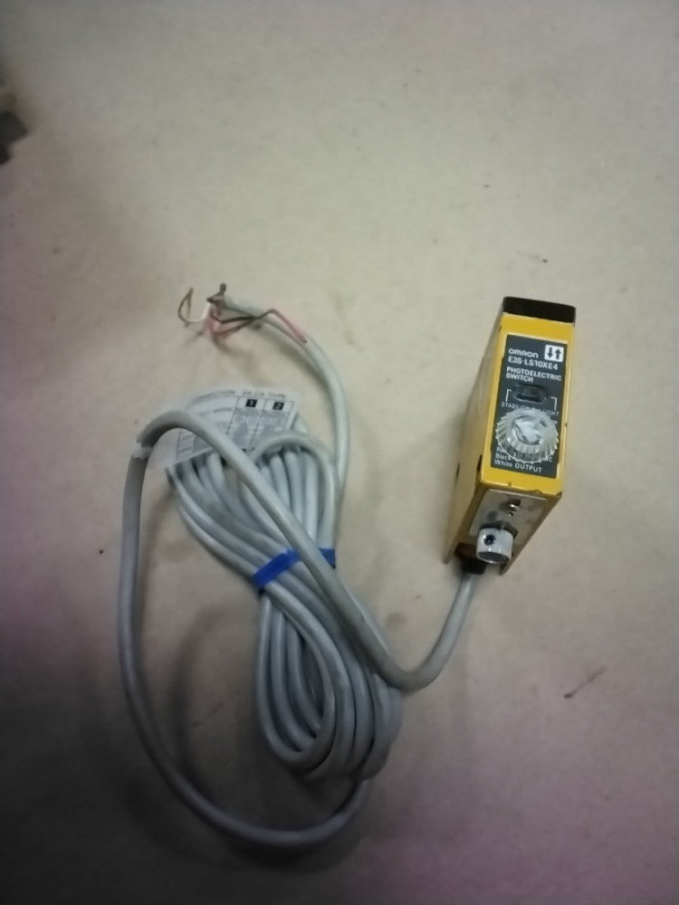 Omron Photoelectric Switch 12-24VDC  E3S-LS10XE4  **USA SHIP**