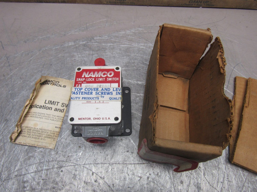 NAMCO EA080-22100 SNAP-LOCK 600V 5A LIMIT SWITCH NEW IN THE BOX OLD STOCK !!