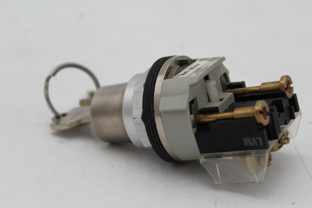 Allen-Bradley 800T-J63107 Ser. T Keyed Selector Switch