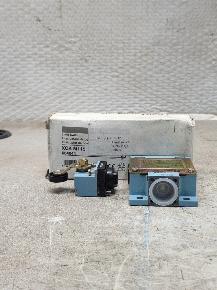 NEW IN BOX TELEMECANIQUE LIMIT SWITCH XCK M115