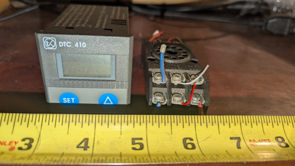 Tempatron Temperature Control DTC 410-02 w/ Base