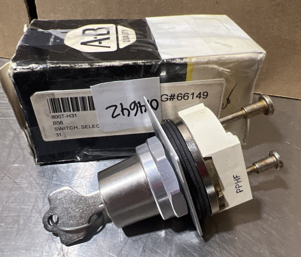 ALLEN BRADLEY 800T-H31 SER. T Nos Surplus